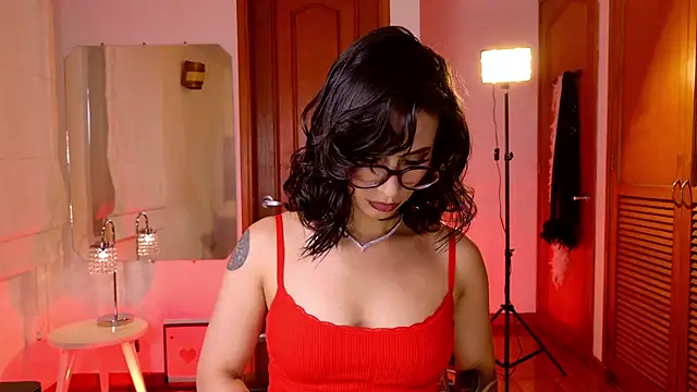 Snapshot of Rue_Bellafire chatting on 9, 6, 2026 Rue Bellafire online show from 9, 6, 2026
