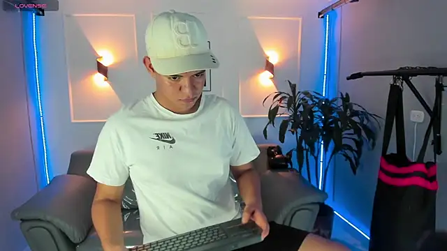 Paul 27  online show from 30, 11, 2025