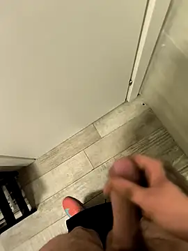 Snapshot of Razvan696969 chatting on 1, 3, 2026 Razvan696969 online show from 1, 3, 2026