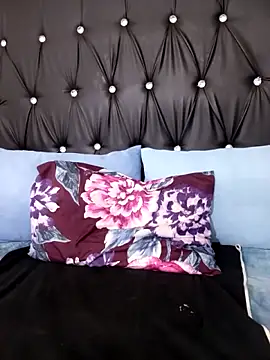 SavageHoney online show from 4, 4, 2026