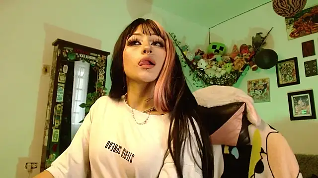 Snapshot of Layla_quinn chatting on 14, 1, 2026 Layla quinn online show from 14, 1, 2026