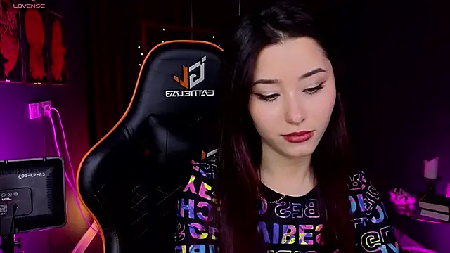 Snapshot of RedMidnight chatting on 25, 11, 2025 RedMidnight online show from 25, 11, 2025