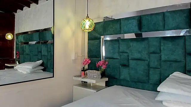  bonnyandclyde online show from 10, 4, 2026