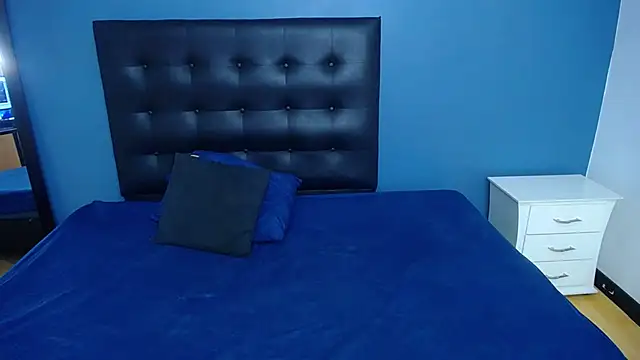 naughty bigass 18 online show from 2, 12, 2025