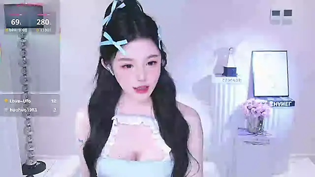 Snapshot of Persephone_2025 chatting on 15, 12, 2025 Persephone 2025 online show from 15, 12, 2025