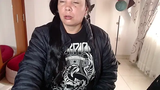 vivian-milf online show from 15, 1, 2026