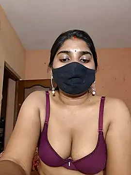 Snapshot of adite20 chatting on 30, 11, 2025 adite20 online show from 30, 11, 2025