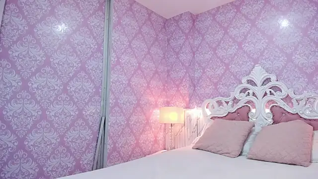 sarah sluty online show from 7, 4, 2026