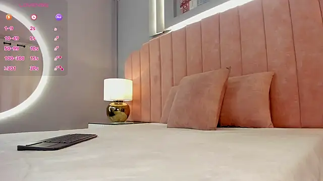 ninacrave  online show from 11, 2, 2026