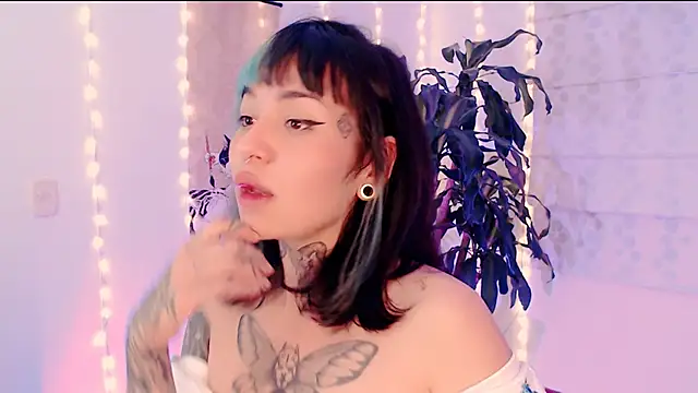 justmartina  online show from 1, 4, 2026