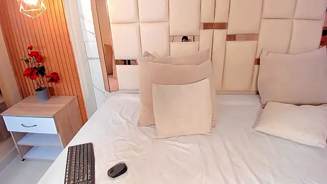 samantha quinnn online show from 4, 2, 2026