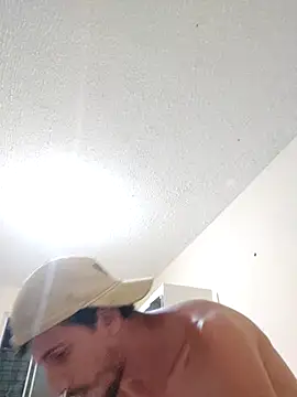 Snapshot of Surf_boy8 chatting on 27, 11, 2025 Surf boy8 online show from 27, 11, 2025