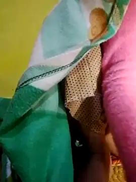 Snapshot of Miss_khusi chatting on 18, 12, 2025 Miss khusi online show from 18, 12, 2025