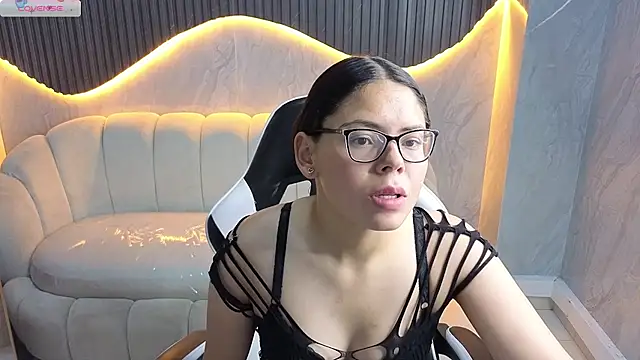 Snapshot of Polly_Tx chatting on 30, 11, 2025 Polly Tx online show from 30, 11, 2025