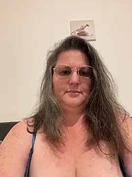 Snapshot of bea_french_curvy chatting on 25, 4, 2026 bea french curvy online show from 25, 4, 2026
