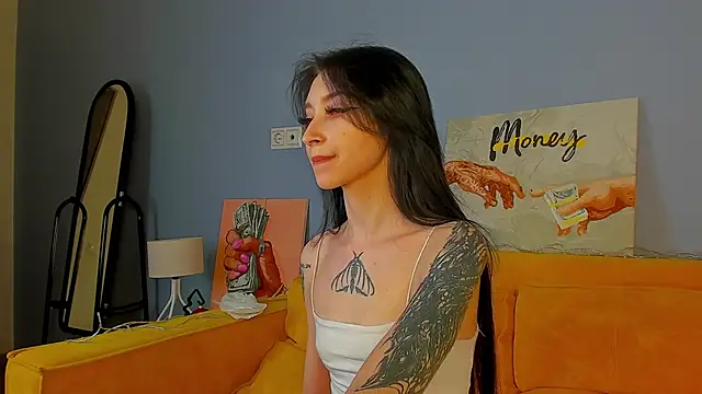 Ellen Hops online show from 4, 12, 2025