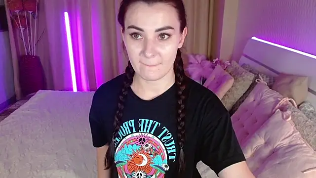 Snapshot of AdeleCutie chatting on 30, 11, 2025 AdeleCutie online show from 30, 11, 2025