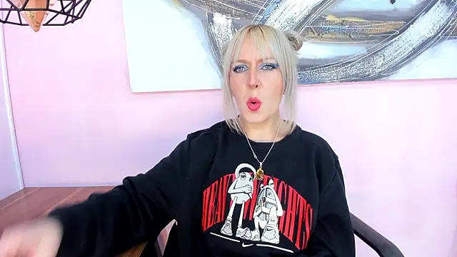 samanta-fox online show from 1, 12, 2025