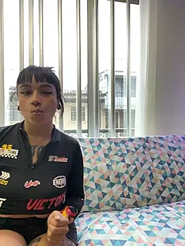 Alana Arang online show from 28, 11, 2025