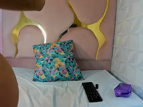 peachrouge online show from 17, 12, 2025