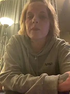 Snapshot of Tiffy90 chatting on 16, 12, 2025 Tiffy90 online show from 16, 12, 2025