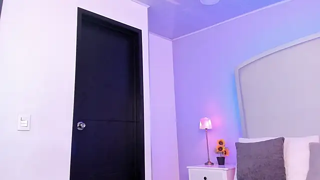 Snapshot of salome_moon_ chatting on 22, 12, 2025 salome moon online show from 22, 12, 2025