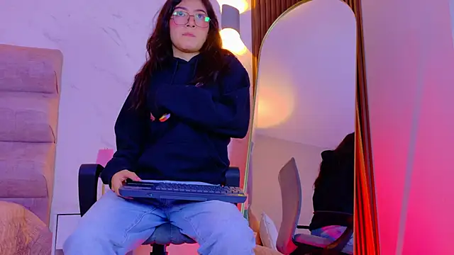 Snapshot of Mia_Cullen chatting on 5, 2, 2026 Mia Cullen online show from 5, 2, 2026