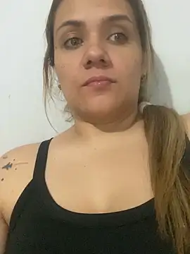 Snapshot of LoreinnFox chatting on 2, 4, 2026 LoreinnFox online show from 2, 4, 2026