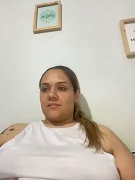 Snapshot of LoreinnFox chatting on 16, 4, 2026 LoreinnFox online show from 16, 4, 2026
