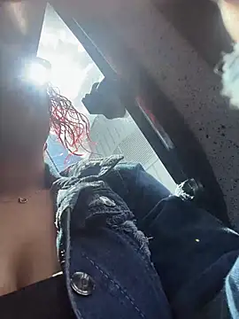 Snapshot of Ari_Bakker chatting on 1, 12, 2025 Ari Bakker online show from 1, 12, 2025