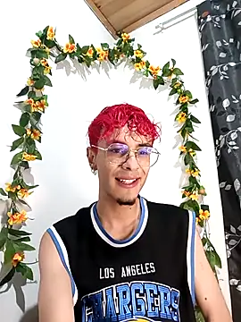 Snapshot of 2_milo_verus_4 chatting on 27, 11, 2025 2 milo verus 4 online show from 27, 11, 2025