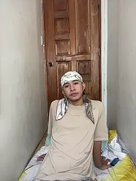 asiantwink0000 online show from 5, 2, 2026