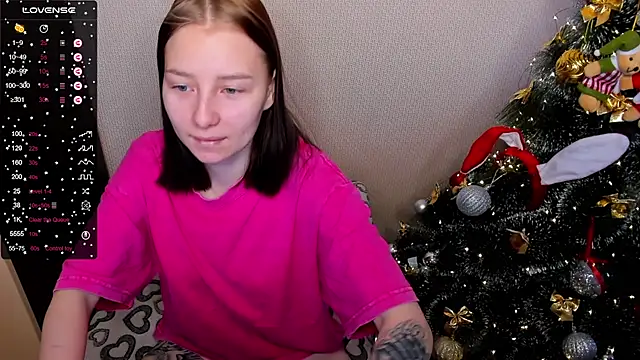 Snapshot of Home_Fox_ chatting on 30, 11, 2025 Home Fox online show from 30, 11, 2025