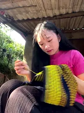 Mayli2x online show from 2, 12, 2025