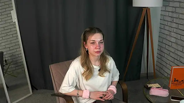 Snapshot of KiaOdonnel chatting on 15, 12, 2025 KiaOdonnel online show from 15, 12, 2025