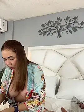 Snapshot of AnnaJaimes chatting on 15, 5, 2026 AnnaJaimes online show from 15, 5, 2026