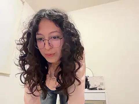 Alicatcua  online show from 17, 1, 2026