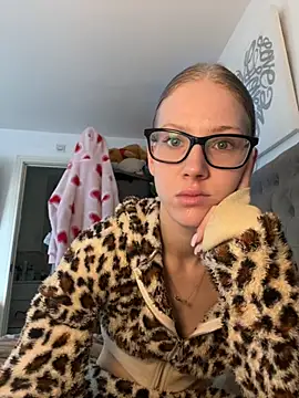 Snapshot of RosieLovexoxx chatting on 30, 11, 2025 RosieLovexoxx online show from 30, 11, 2025