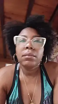 Snapshot of ChanneldelaCroix chatting on 6, 5, 2026 ChanneldelaCroix online show from 6, 5, 2026