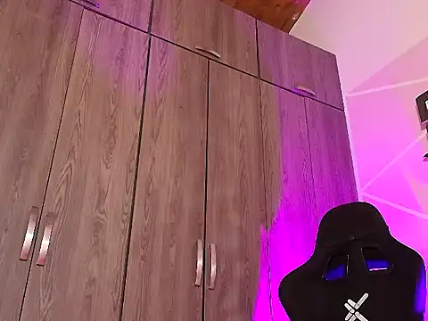 Doll Dollys  online show from 14, 12, 2025