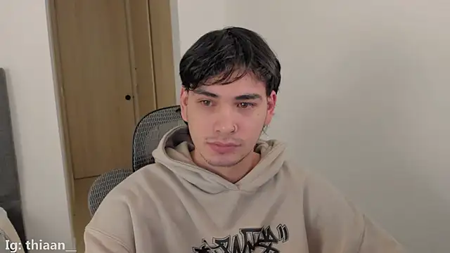 Snapshot of thiaann chatting on 28, 11, 2025 thiaann online show from 28, 11, 2025