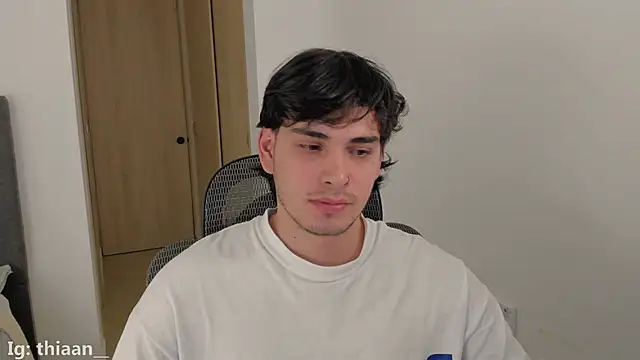 Snapshot of thiaann chatting on 30, 11, 2025 thiaann online show from 30, 11, 2025