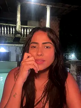 Snapshot of GhewnMilf chatting on 4, 12, 2025 GhewnMilf online show from 4, 12, 2025