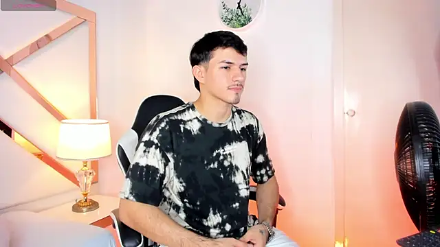 Snapshot of Justin_duque chatting on 29, 11, 2025 Justin duque online show from 29, 11, 2025