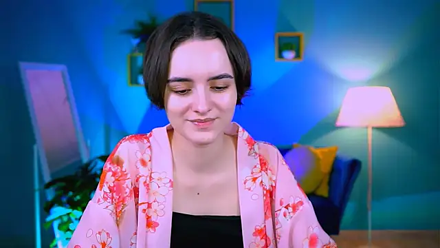 KateWillows online show from 4, 12, 2025