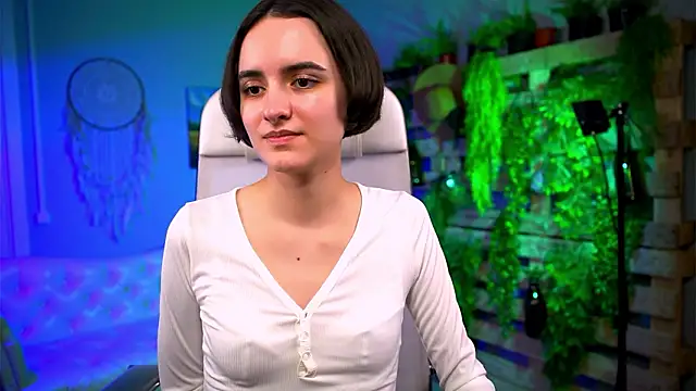 KateWillows online show from 2, 3, 2026