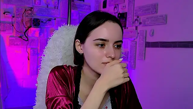 KateWillows online show from 27, 3, 2026