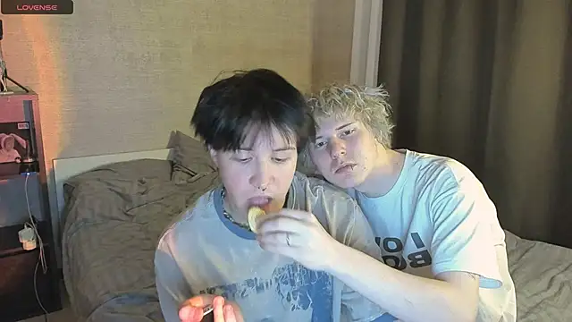 miya meow miku online show from 22, 12, 2025