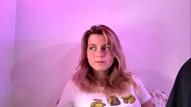 Snapshot of AlanaPostell chatting on 2, 12, 2025 AlanaPostell online show from 2, 12, 2025