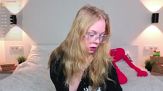 GhisllaineWestler online show from 2, 3, 2026